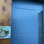 Апартаменты La Bergerie Люс-Сен-Совёр